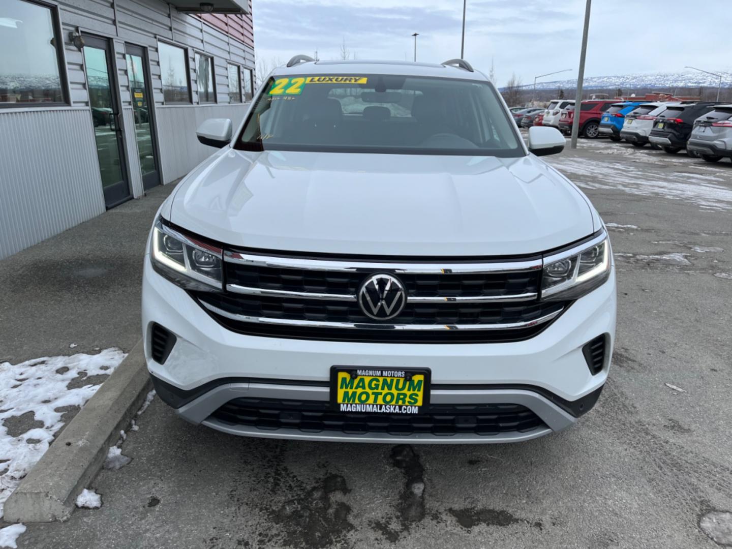 2022 White Volkswagen Atlas V6 SE w/Technology 4MOTION (1V2KR2CA9NC) with an 3.6L V6 DOHC 24V engine, 8A transmission, located at 1960 Industrial Drive, Wasilla, 99654, (907) 274-2277, 61.573475, -149.400146 - Photo#7